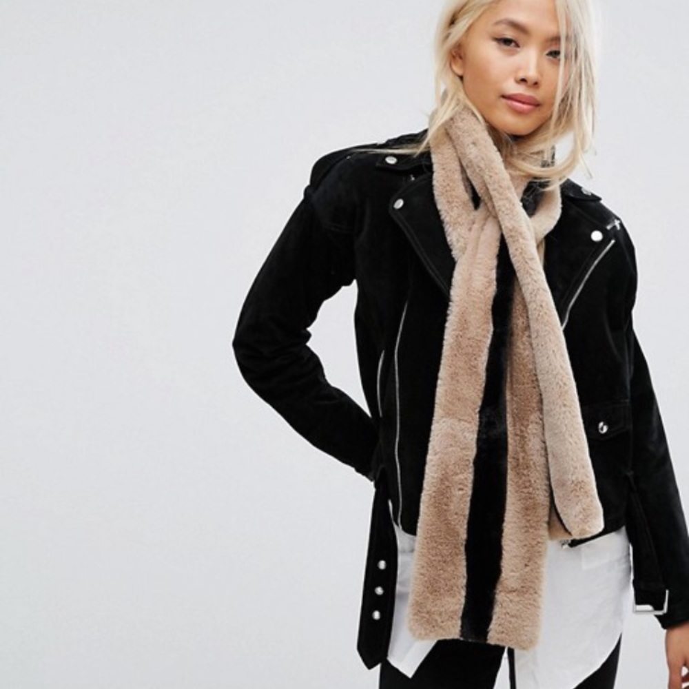 STITCH & PIECES Tan/Black Faux Fur Scarf